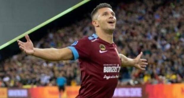 队员们相互 队员们相互